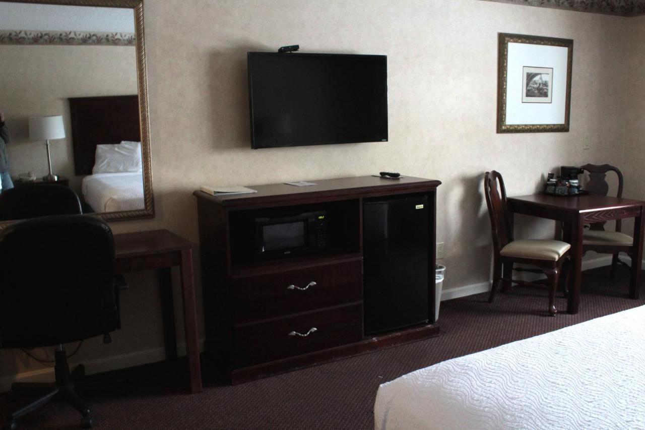 Shiretown Inn & Suites Houlton Екстериор снимка
