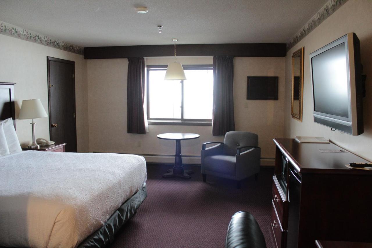 Shiretown Inn & Suites Houlton Екстериор снимка