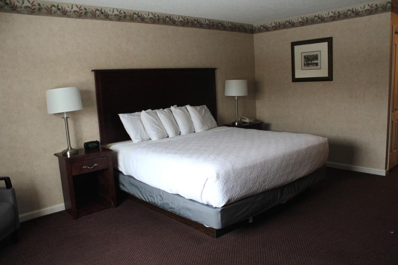 Shiretown Inn & Suites Houlton Екстериор снимка